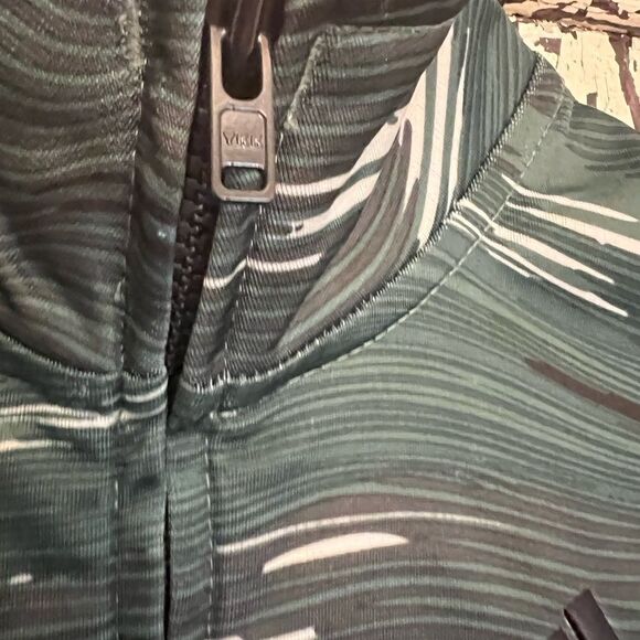 Adidas wave cammo toddler jacket. Unisex size 4T - Picture 3 of 9